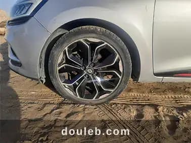 Renault clio 4 tce instance tbe à Tunis