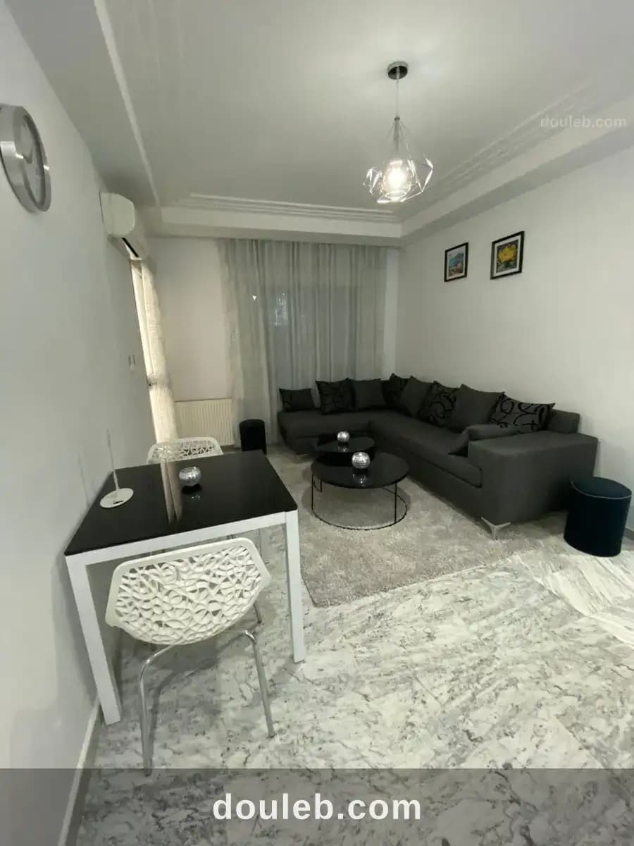 Un appart s 1 meublé jardin d'el menzah à Ariana