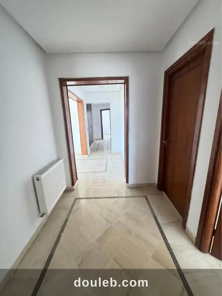 Bel etage de villa s3 a la soukra - Miniature 2