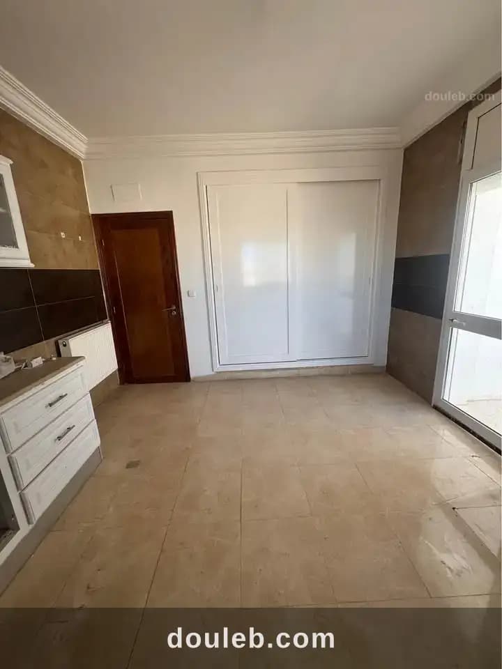 Bel etage de villa s3 a la soukra - Miniature 3