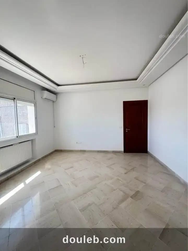 Bel etage de villa s3 a la soukra - Miniature 5