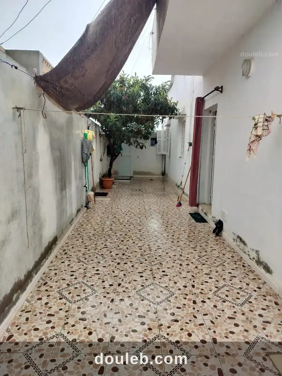 Une maison à sidi hammed de la route principale - Miniature 3