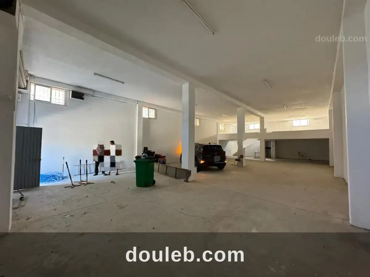 Joli depot 250 m2 à bhar lazreg la marsa à Tunis