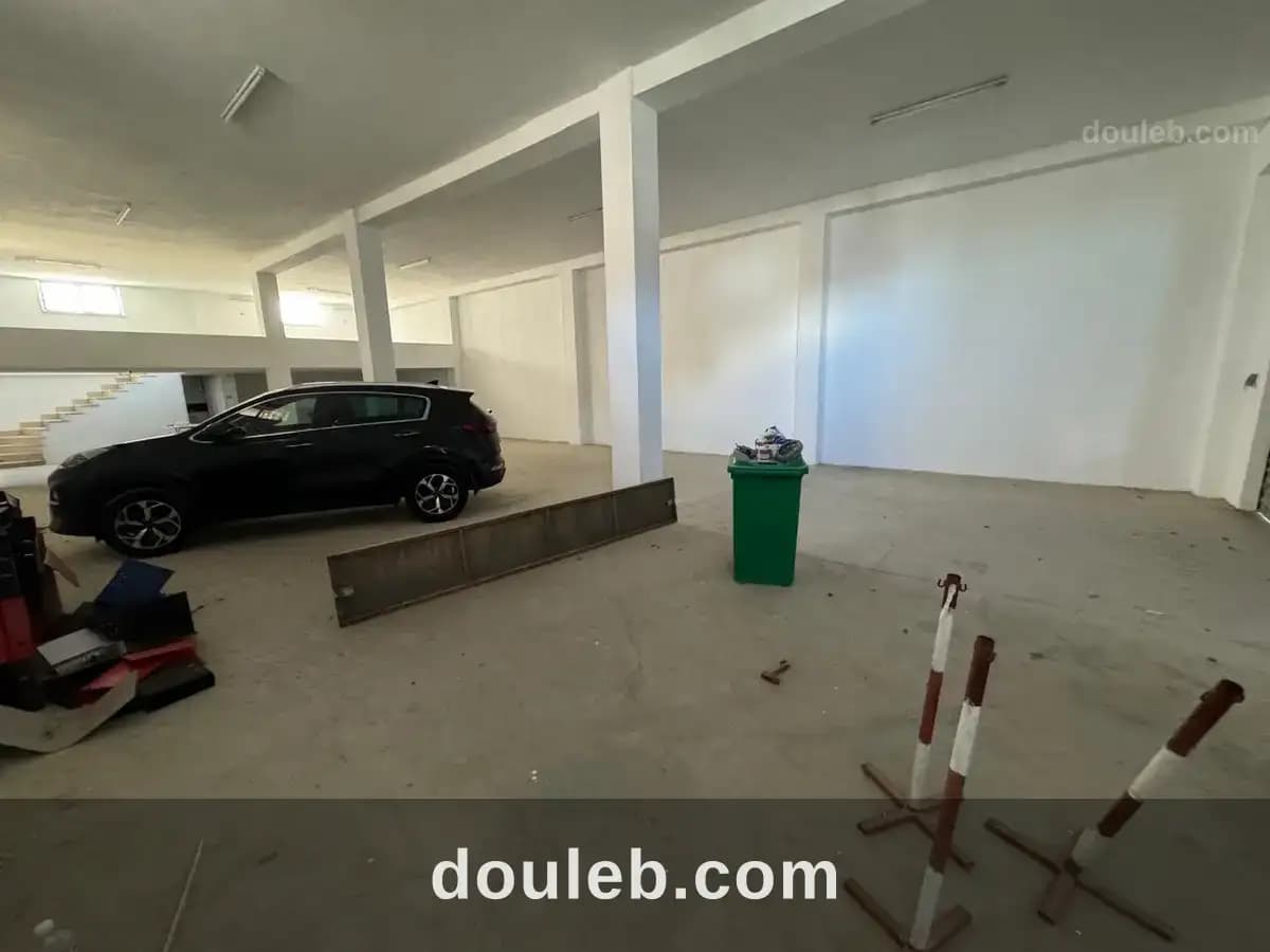 Super depot 500 m2 dans zi sidi daoud la marsa - Miniature 2