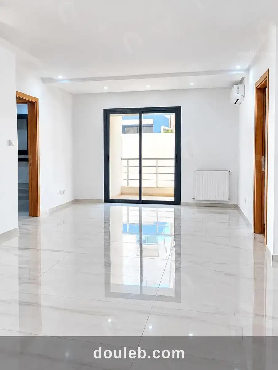 Un appartement s2 hst situé au rdc à manouba à Manouba