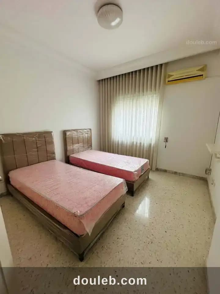 Bel appartement s2 meublé à ennasr 1 - Miniature 2
