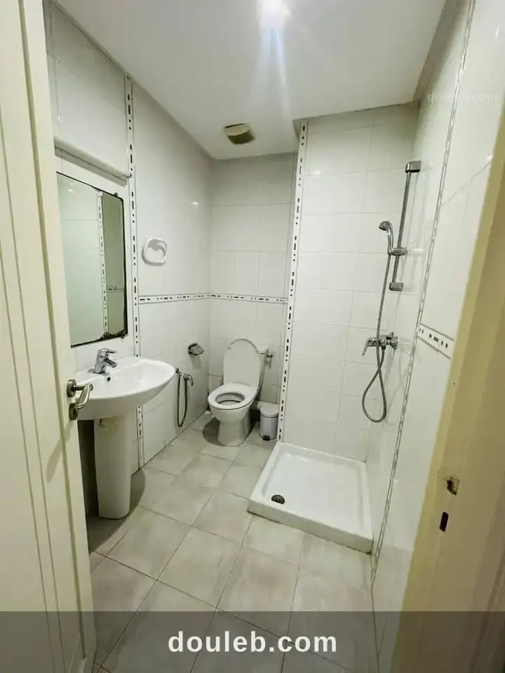Bel appartement s2 meublé à ennasr 1 - Miniature 4