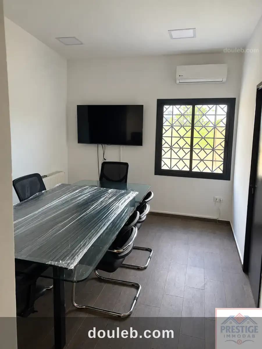 Espace professionnel avec meuble - Miniature 4