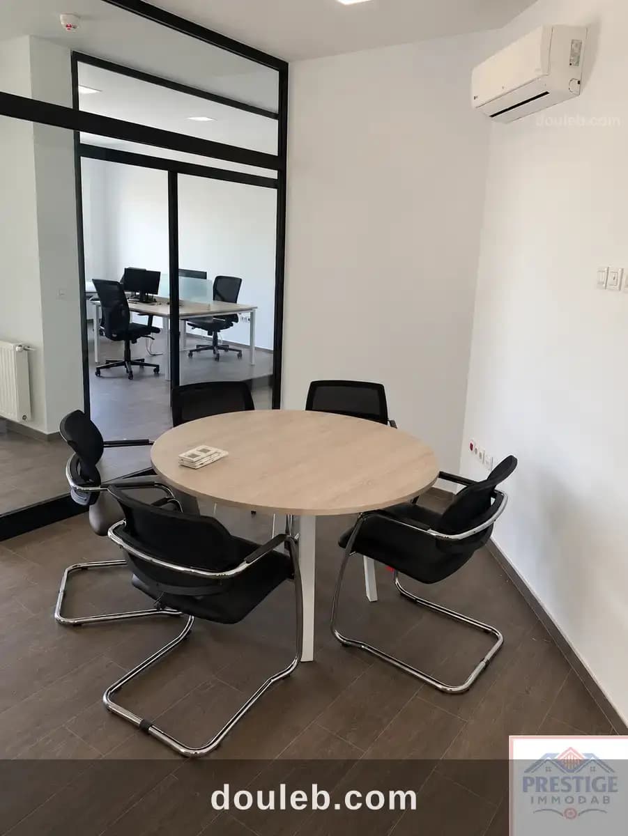Espace professionnel avec meuble - Miniature 5