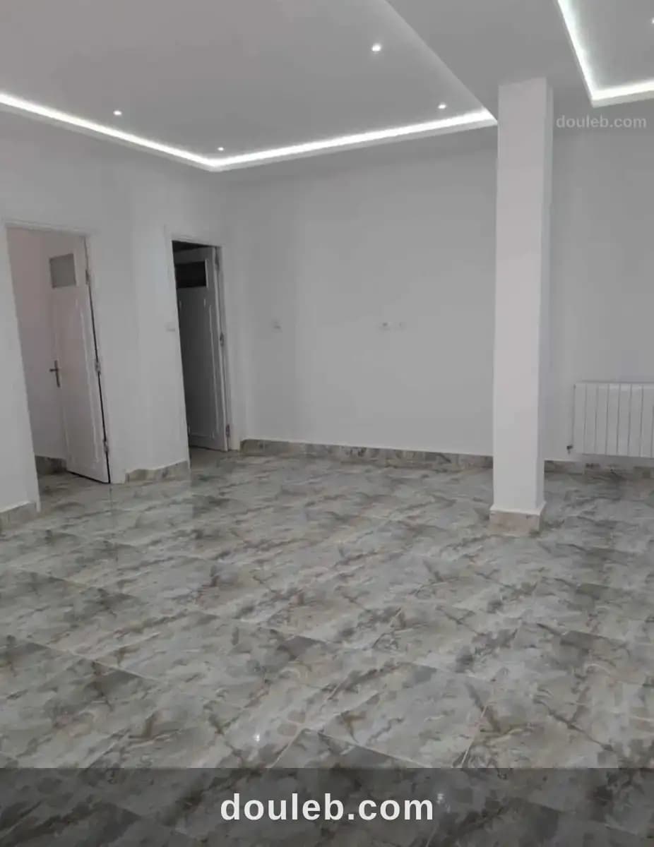 Un étage de villa s2 au rdc à Tunis