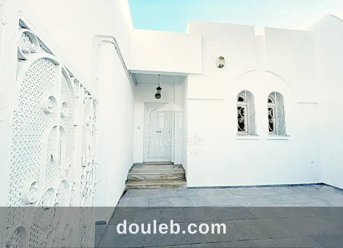 Triplex s5 exceptionnel à usage mixte à Tunis