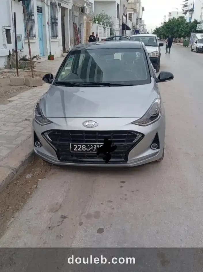 I10 suréquipée encore sous garantie à Tunis