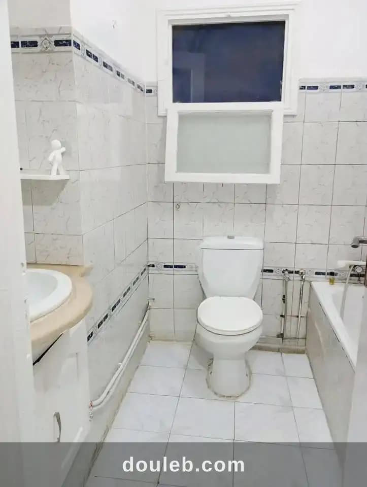 Salon et chambre à Ariana
