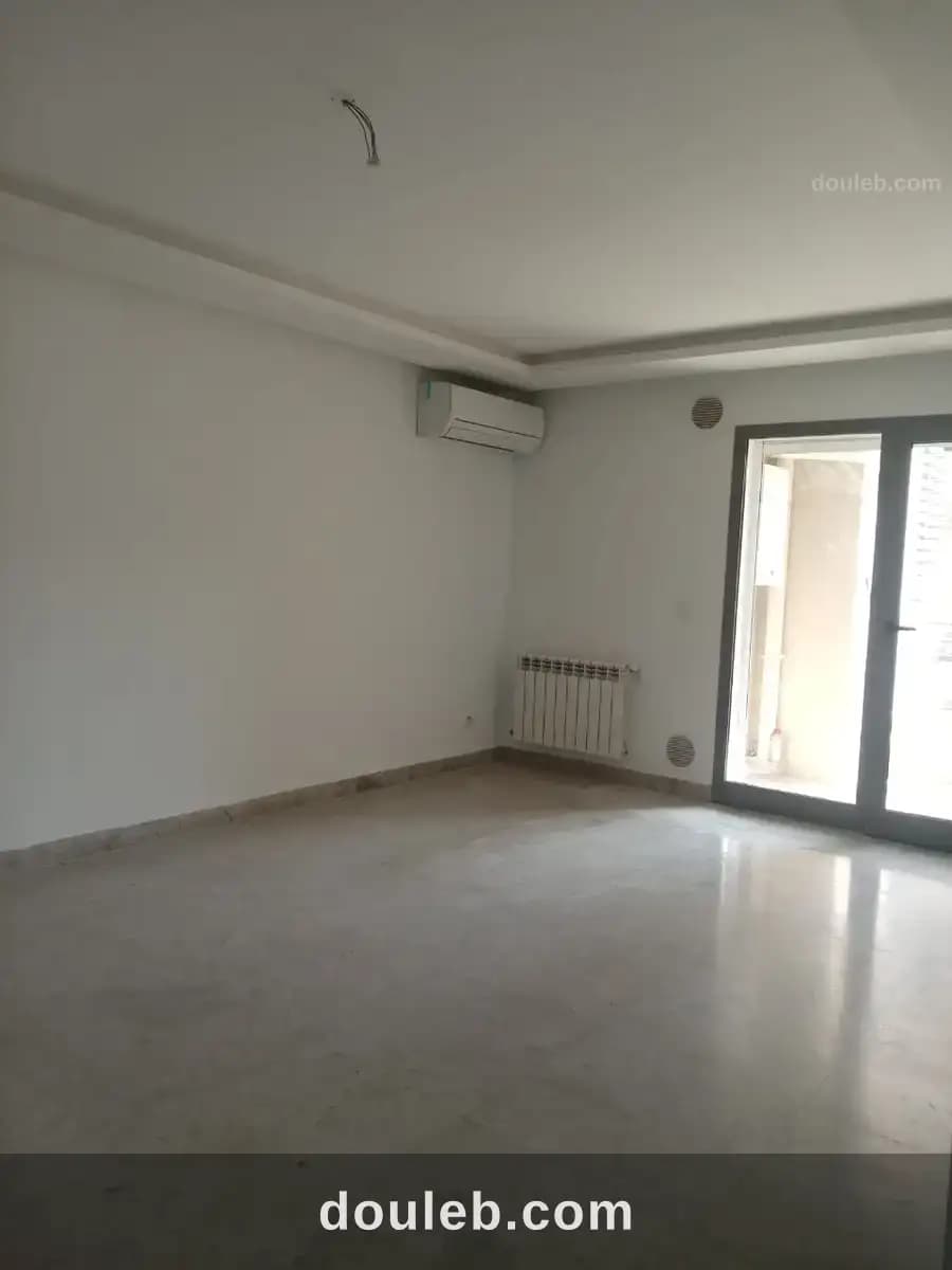 S plus un av balcon à l'aouina à Tunis