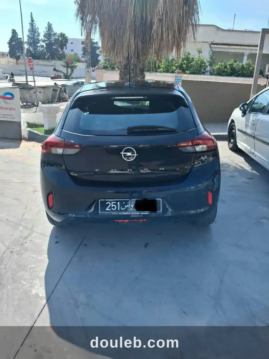Opel corsa comme neuve - Miniature 2