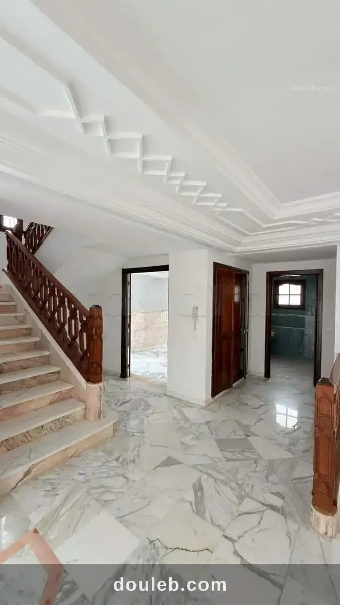 Prestigieuse villa a menzah 9a - Miniature 3