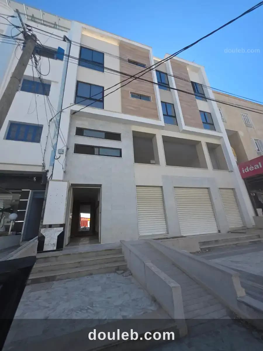 Superbe villa de 760 m a khzema ouest - Miniature 3