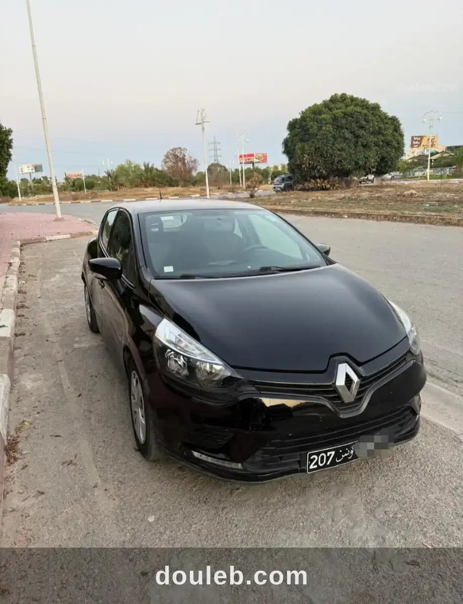 Clio 4 noire tres propre - Miniature 3