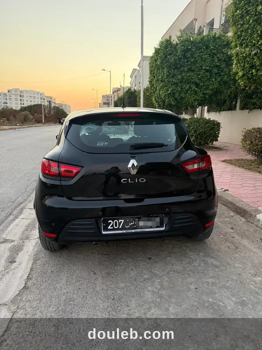 Clio 4 noire tres propre - Miniature 4