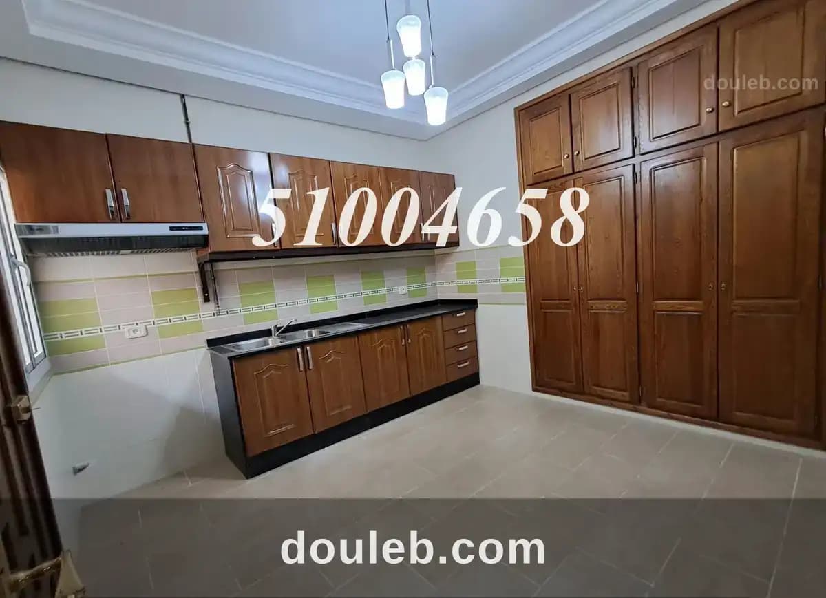 Etage de villa s plus 3 carthage à Tunis