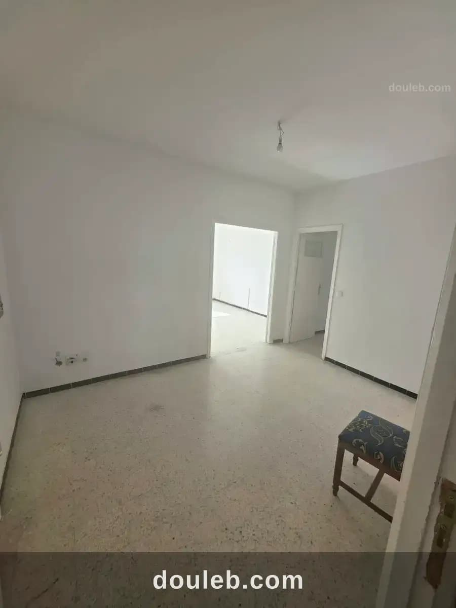 Joli appartement s2 vide - Miniature 3