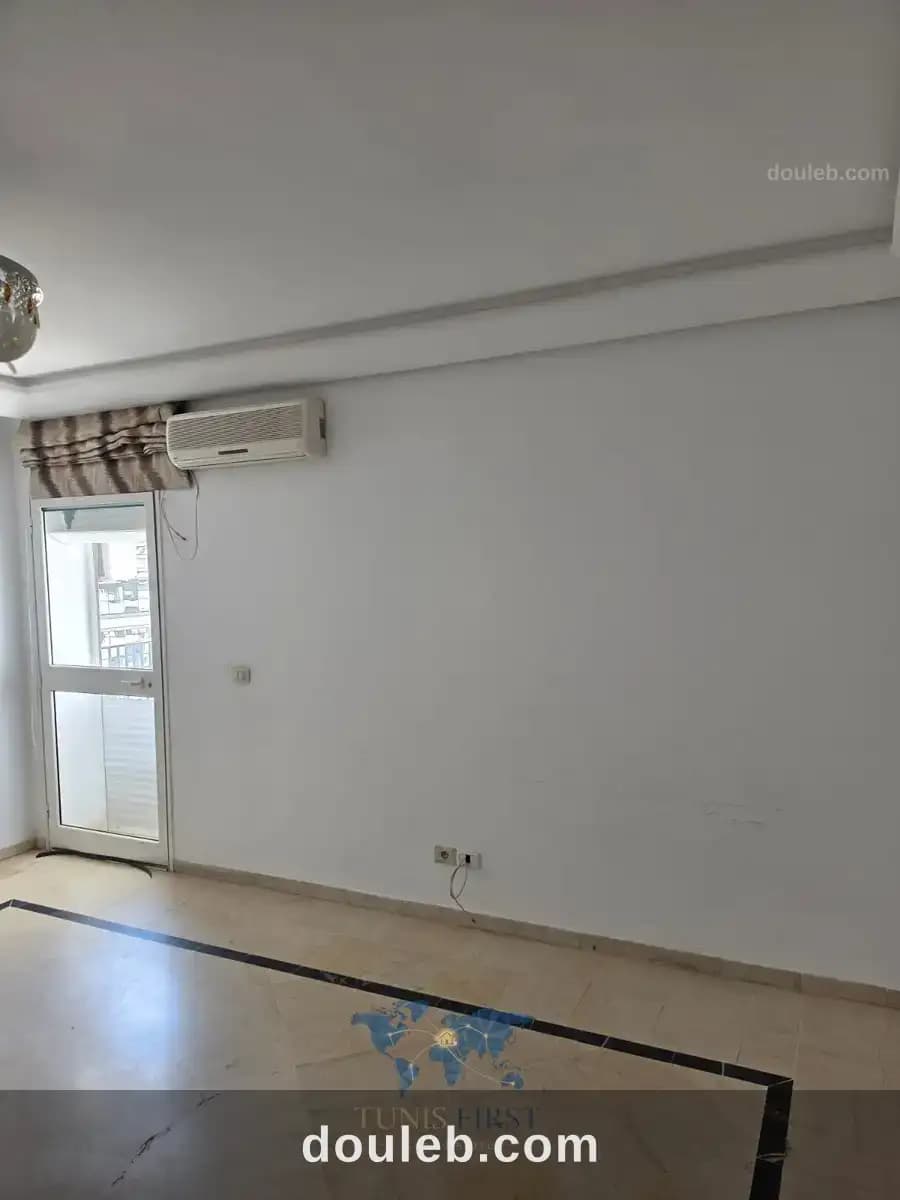 Appartement s2 vide à ennasr 2 - Miniature 2