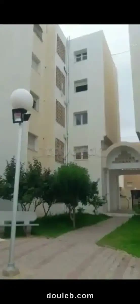 Belle appartement au 1 ème étage nour jaafer à Ariana