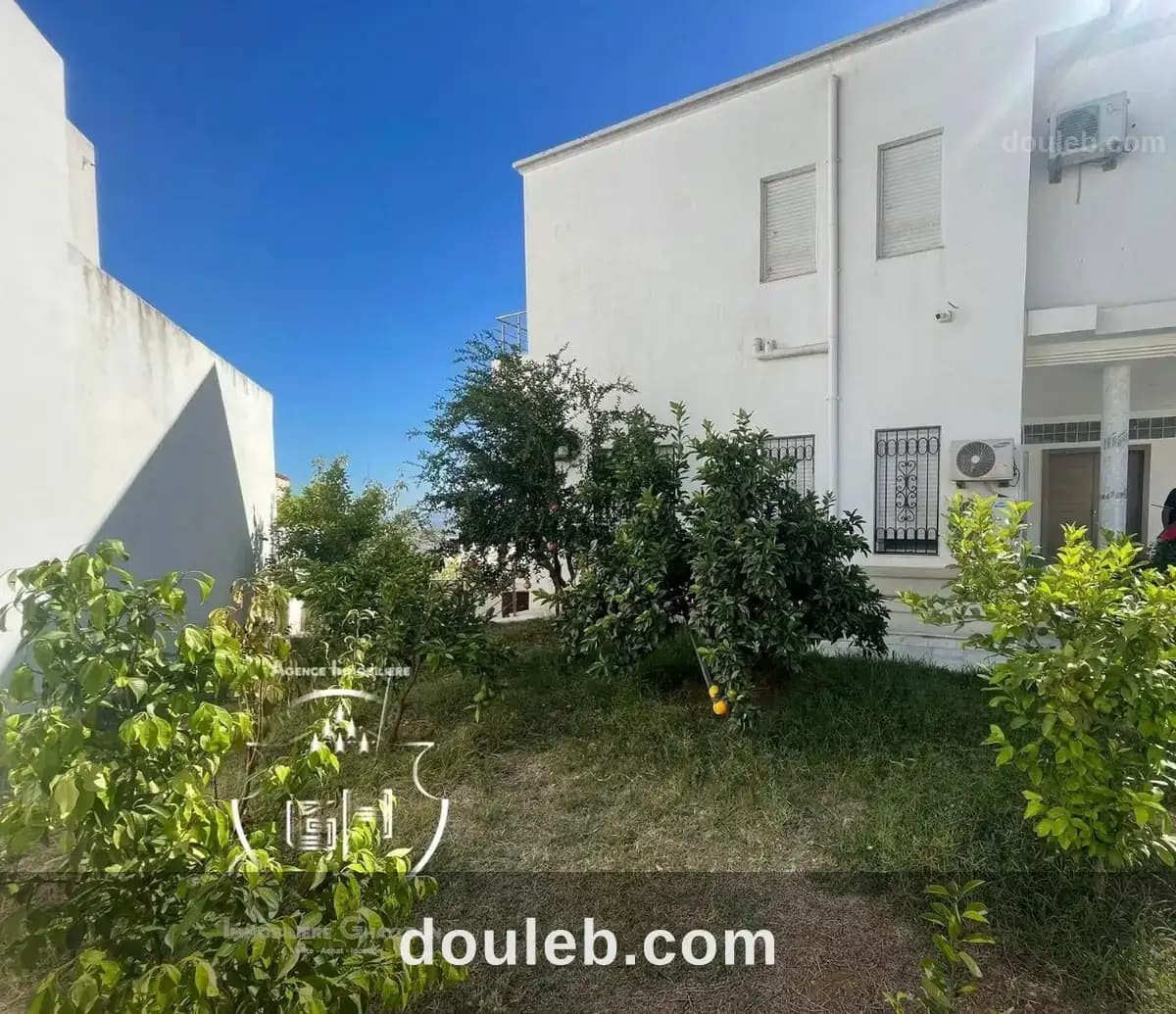 Villa 7 piece a ennaser 2 à Ariana