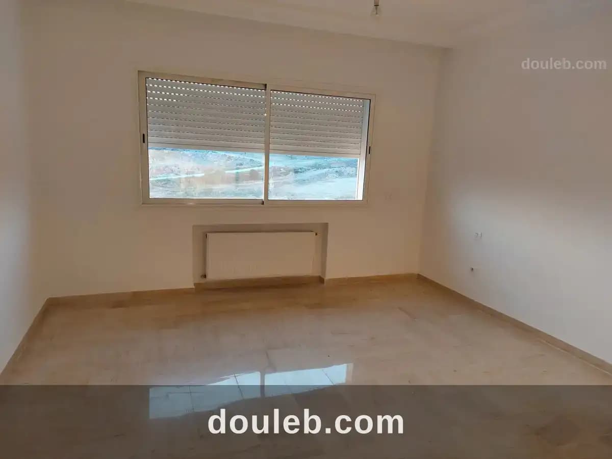 Appartement s3 près de rené descartes à Ariana