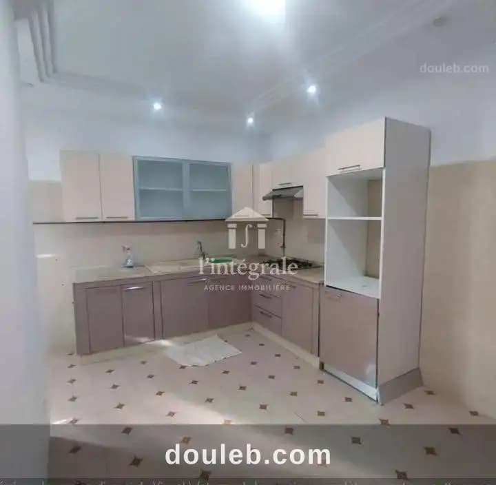Réez de chaussée s3 habitation ou bureautique à Ariana