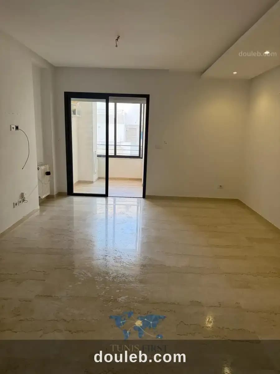 Appartement s2 vide à la soukra - Miniature 2