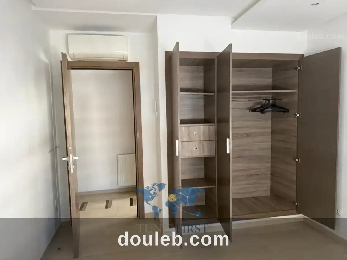 Appartement s2 vide à la soukra - Miniature 3