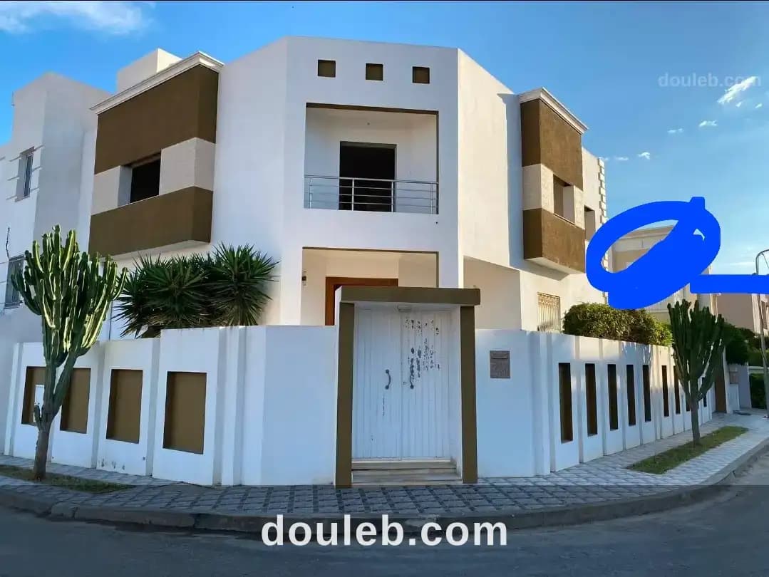 Villa 302m prestigieuse à sahloul 4 à Sousse
