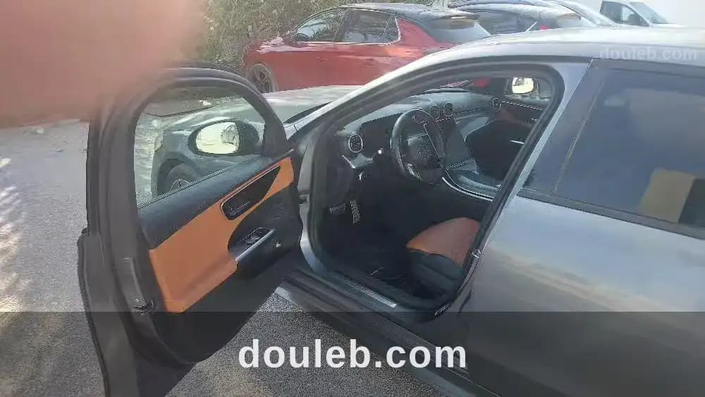 Une belle mercedes c180 amg à ne pas manquer à Tunis