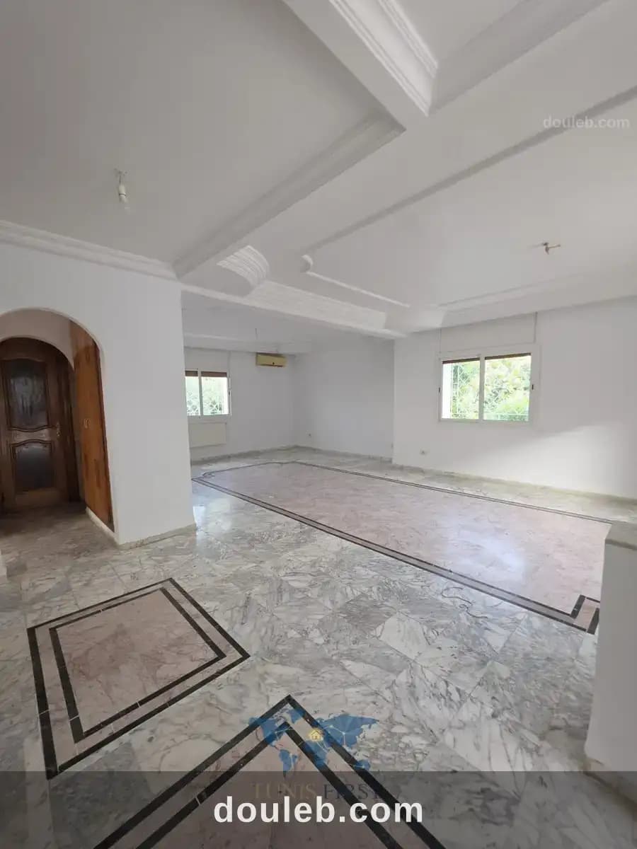 Villa s6 pour usage bureautique à gammarth à Tunis