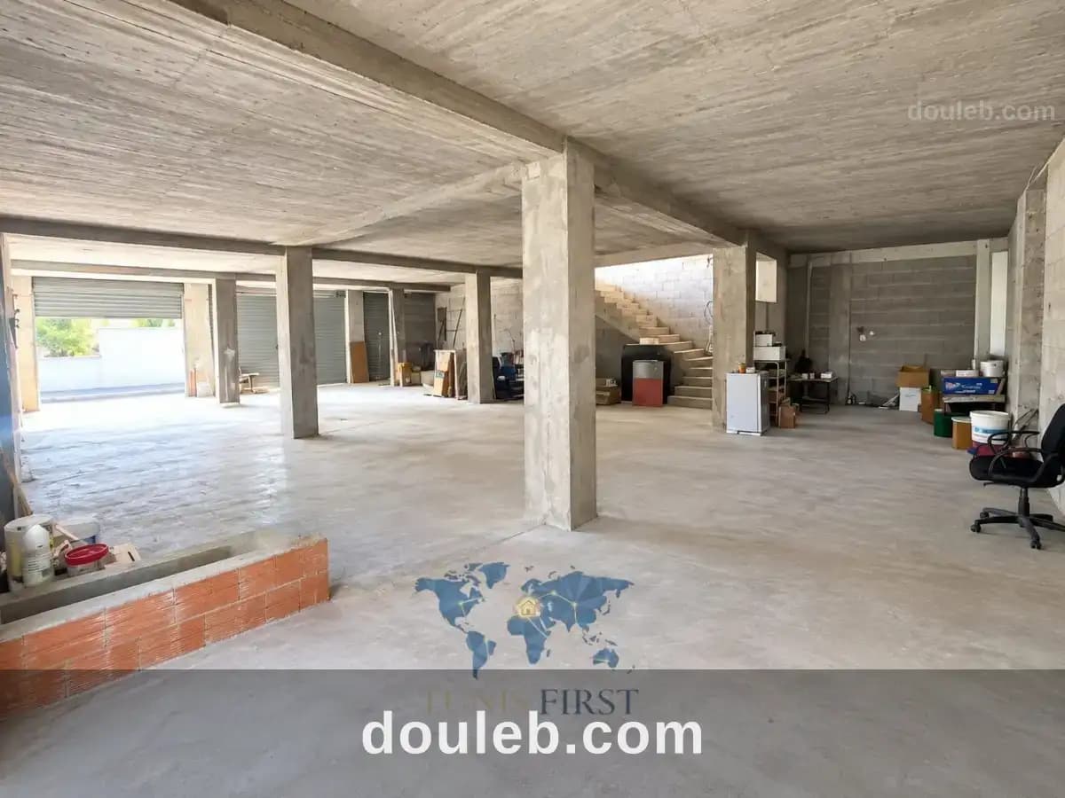 Local commercial de 190 m2 à ain zaghouan nord à Tunis
