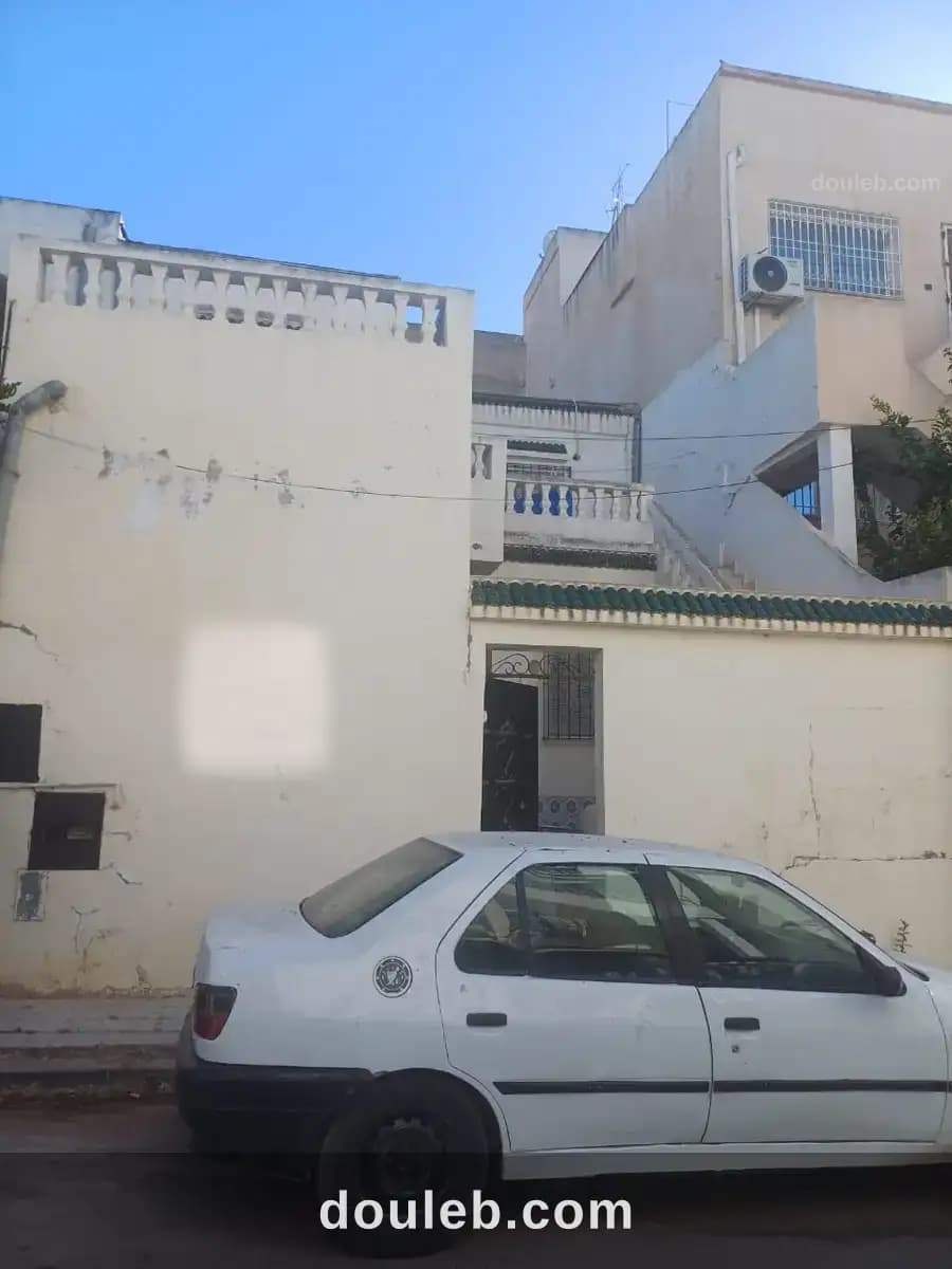 Maison à ibn sina bon emplacement résidentiel à Tunis