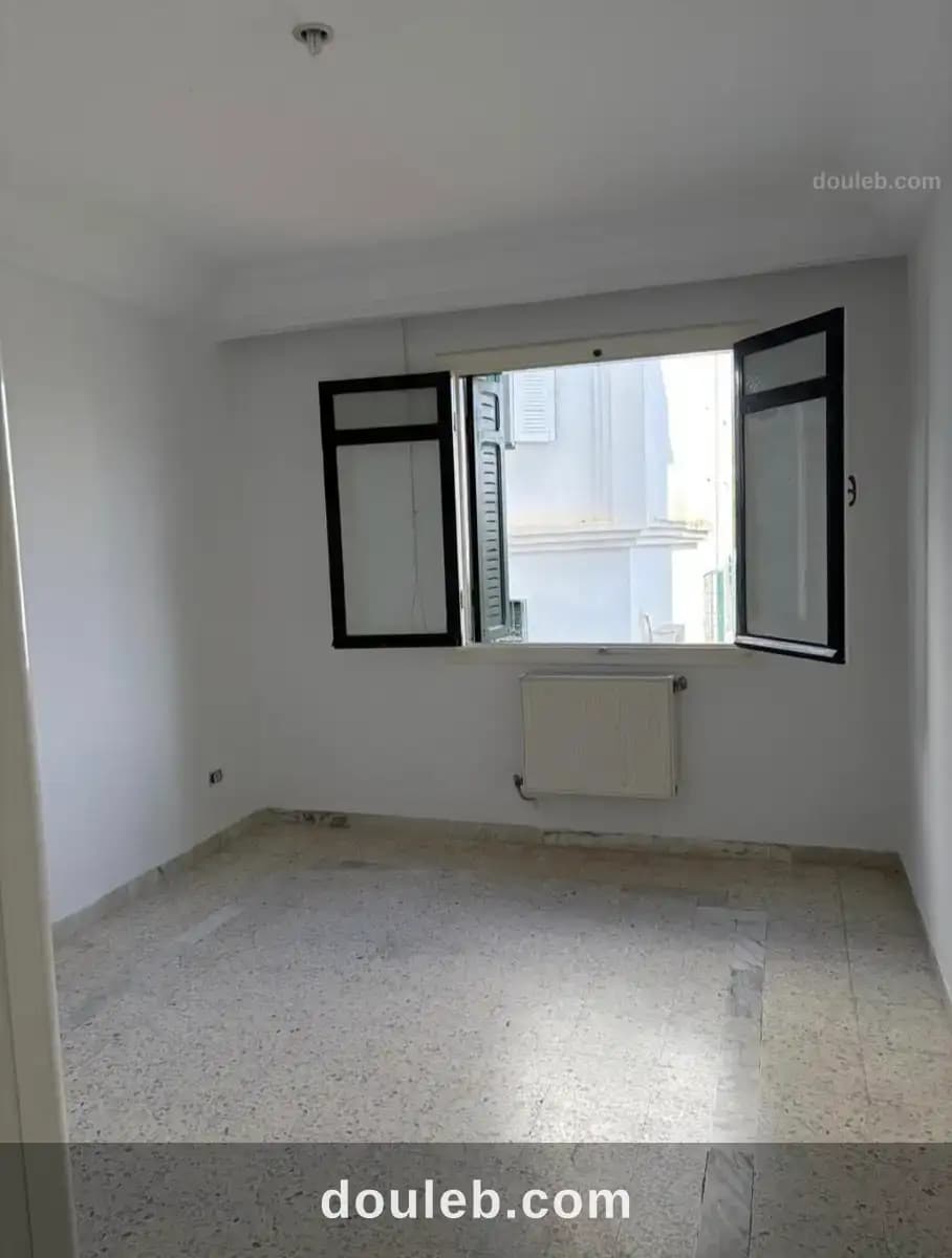Appartement s plus 4 à menzah 8 à Ariana