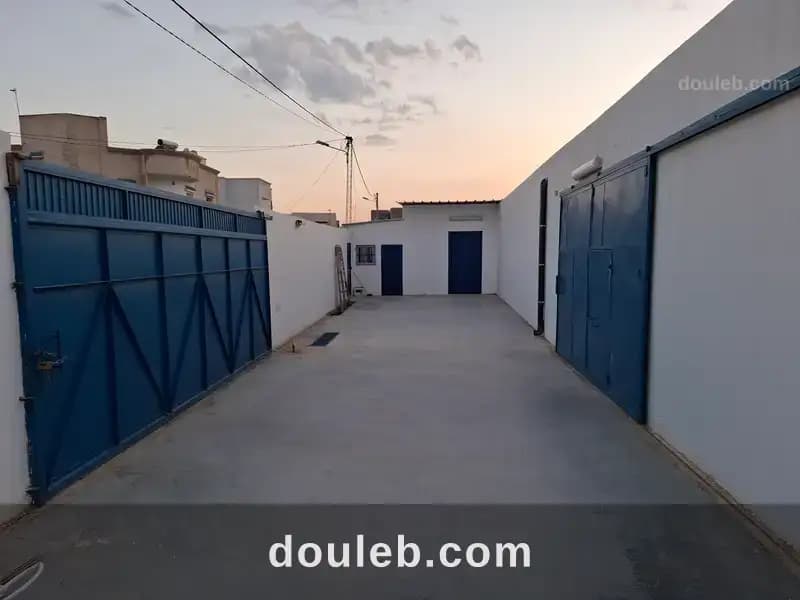 Dépôt 930m2 sidi sofiene - Miniature 3