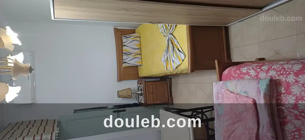 Une place dans un chambre à deux filles - Miniature 5