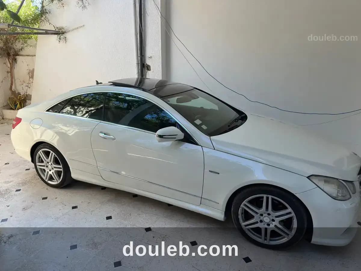 Mercedes e250 cgi - Miniature 3