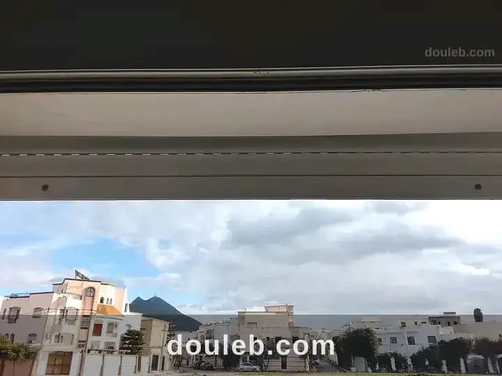 A côté de carrefour boumhal elbessatine à Ben Arous