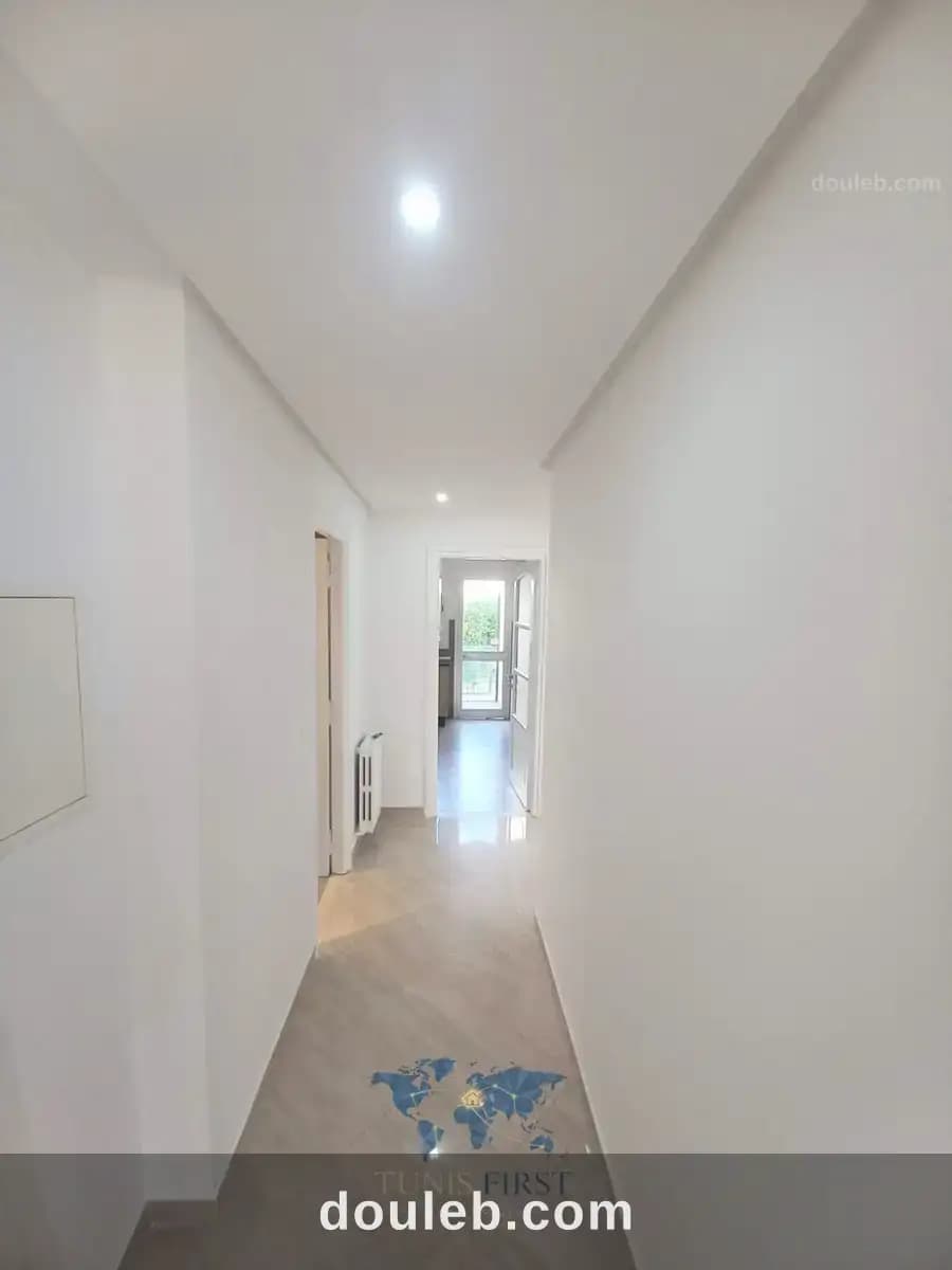 Appartement s2 vide aux jardins de carthage - Miniature 2