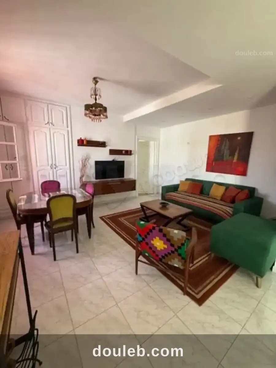 Un studio s1 meublé avec terrasse - Miniature 4