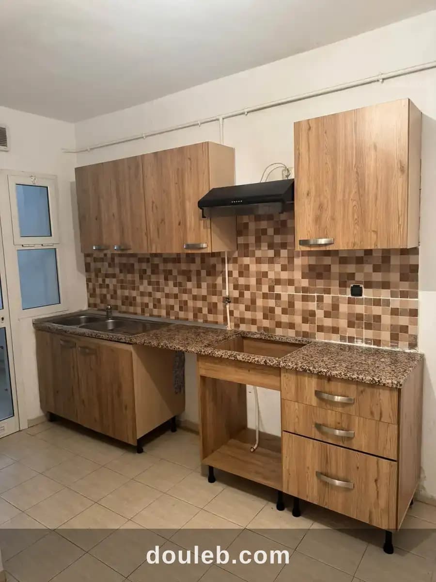 Appartement m 4 en face metro à Ben Arous