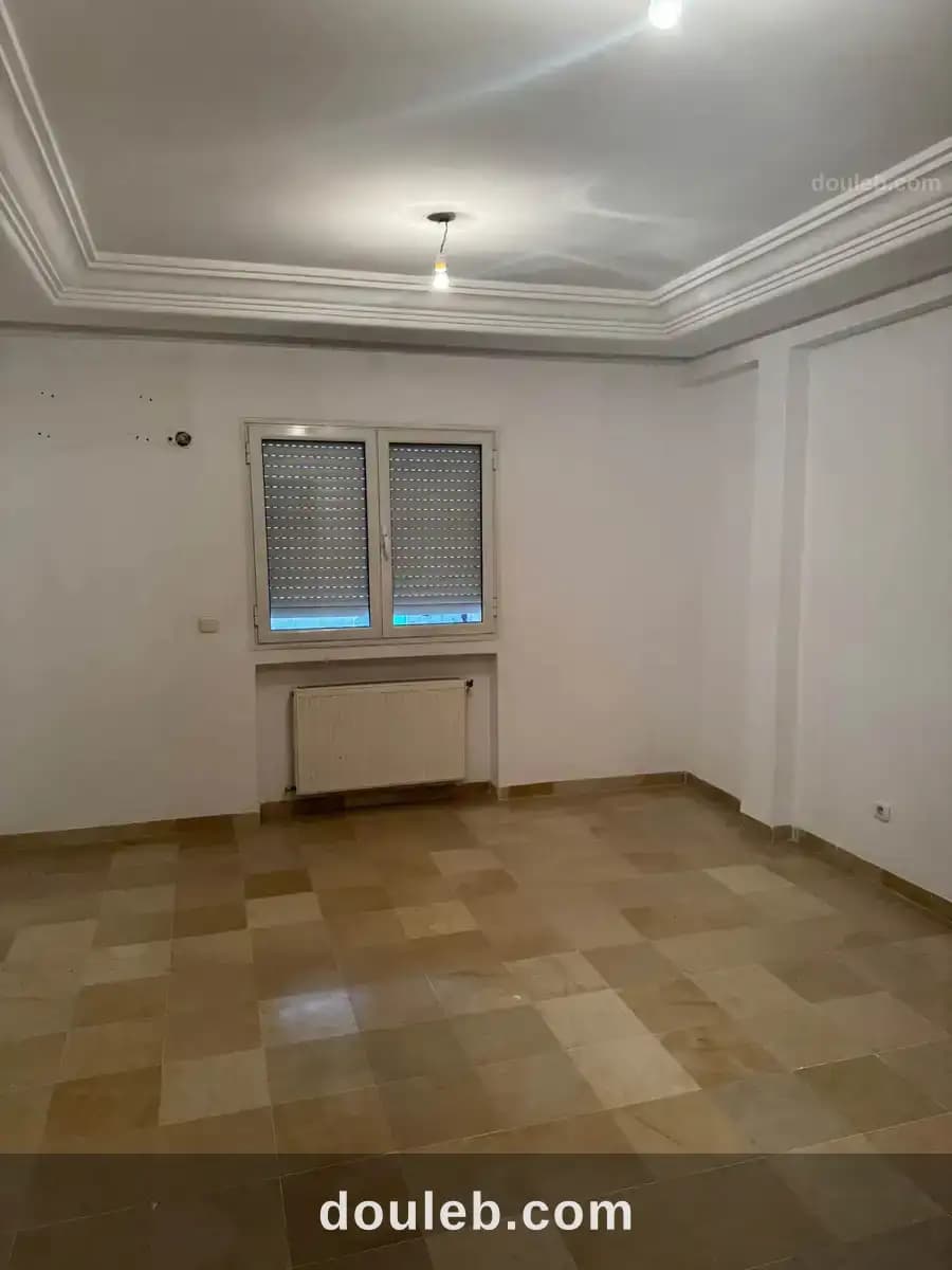 Appartement m 4 en face metro - Miniature 2
