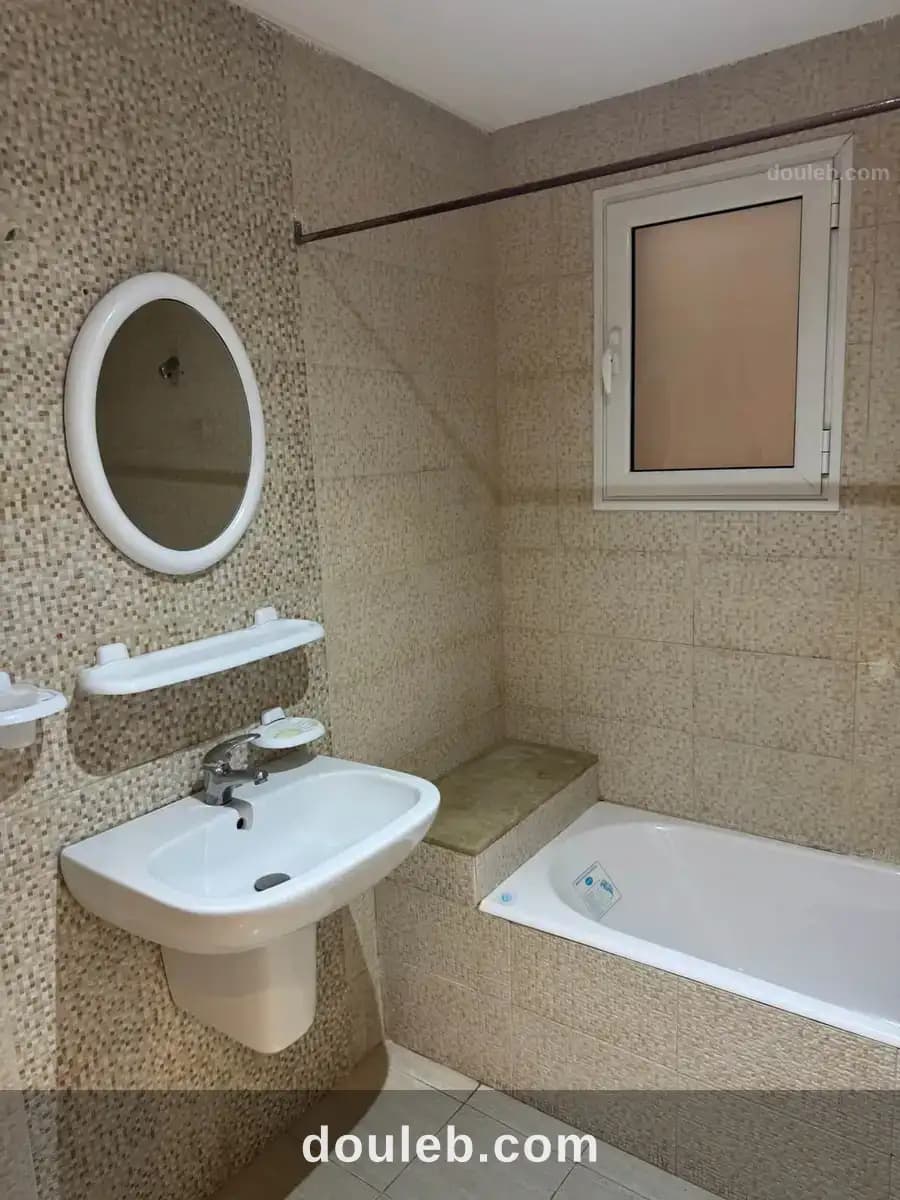 Appartement m 4 en face metro - Miniature 3