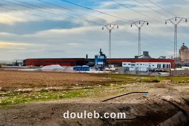 1 hect 800 m avec 100 m facade au bord rr 624 - Miniature 3