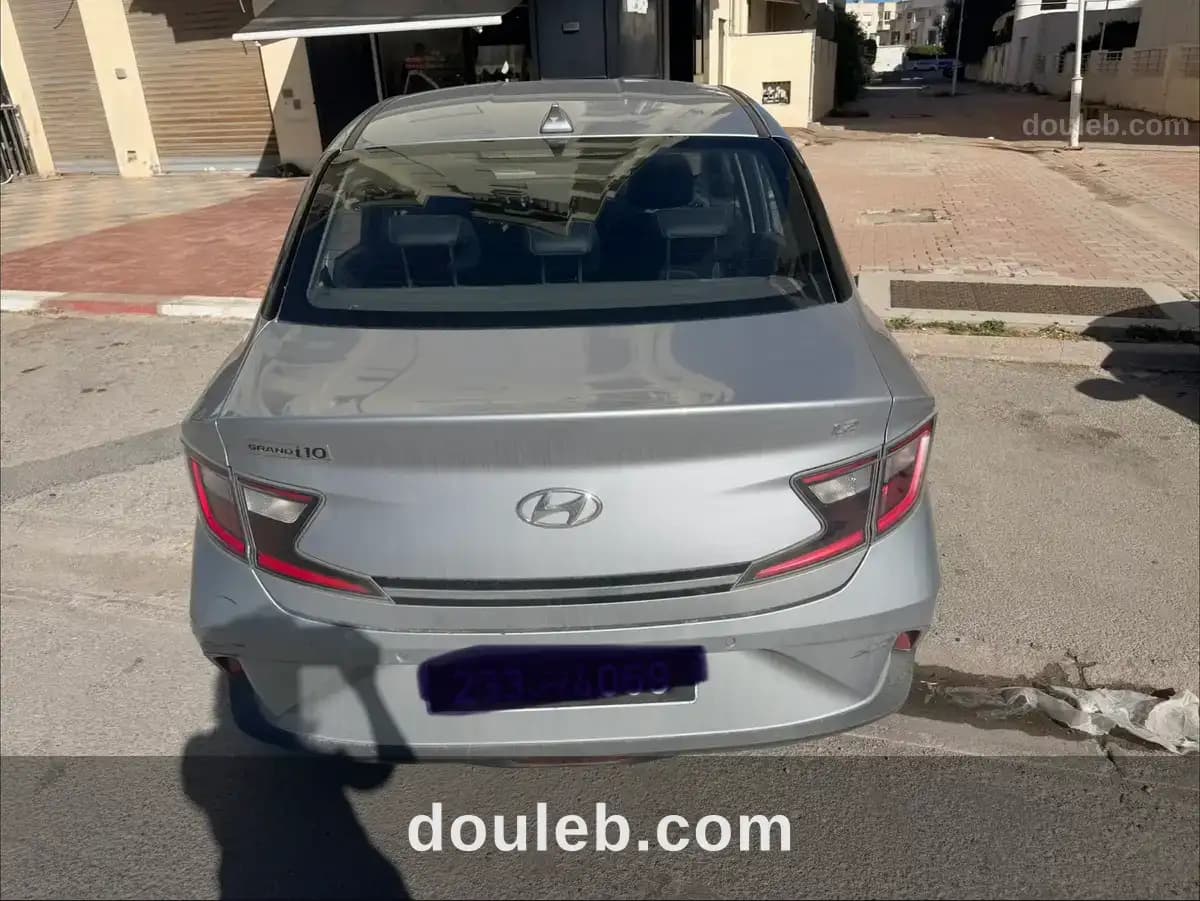 Hyundai i10 sedan à Tunis