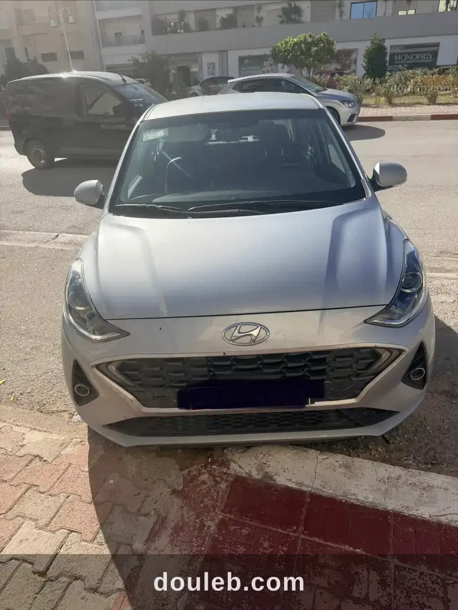 Hyundai i10 sedan - Miniature 3